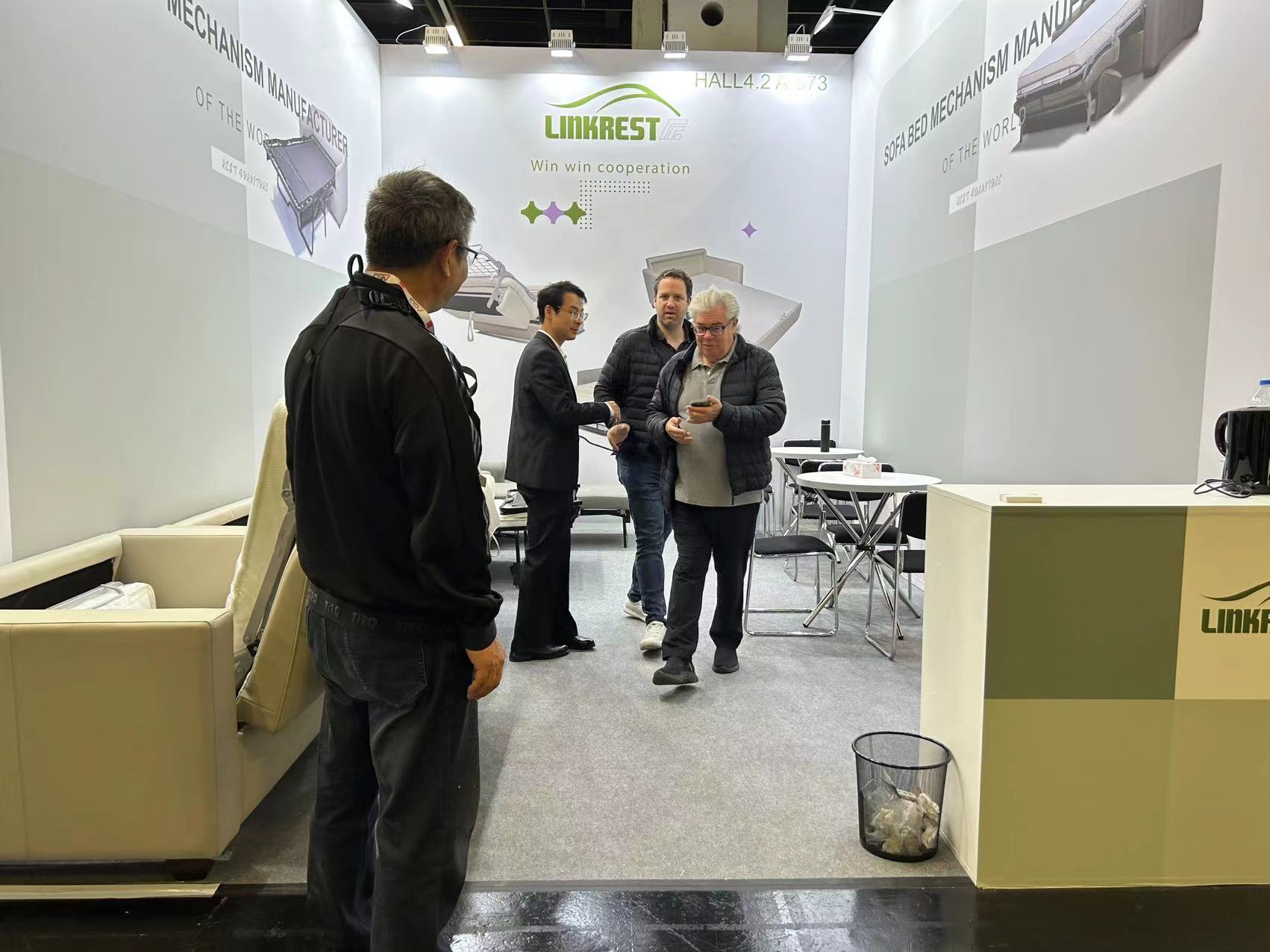 Cologne International Woodworking Fair berakhir dengan sukses, dan Linkrest Booth sangat populer.